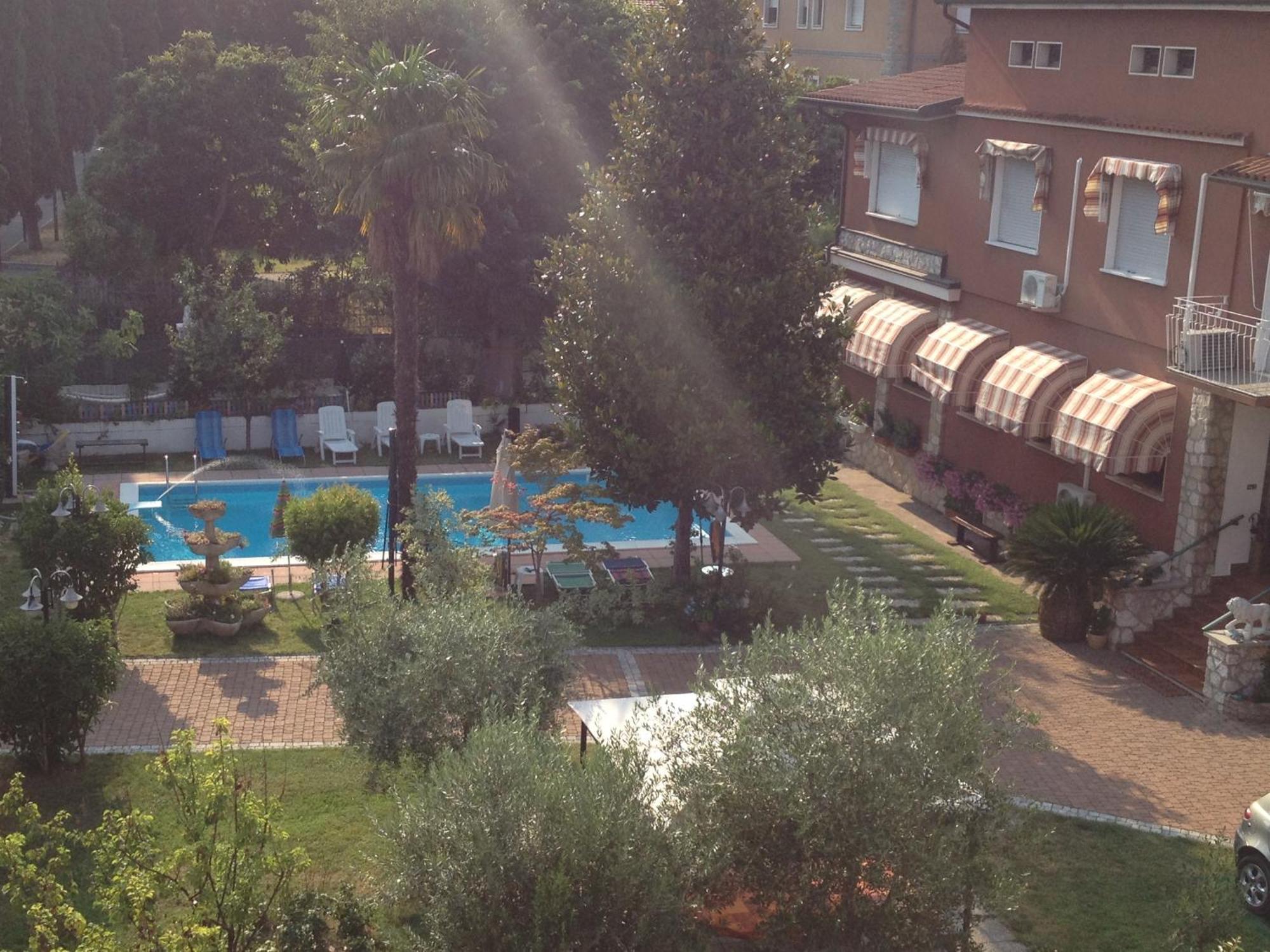 B&B Desenzano Desenzano del Garda Exterior foto